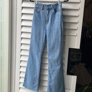 🌻2 FOR 20🌻 CUTE HIGH RISE FLARE JEANS